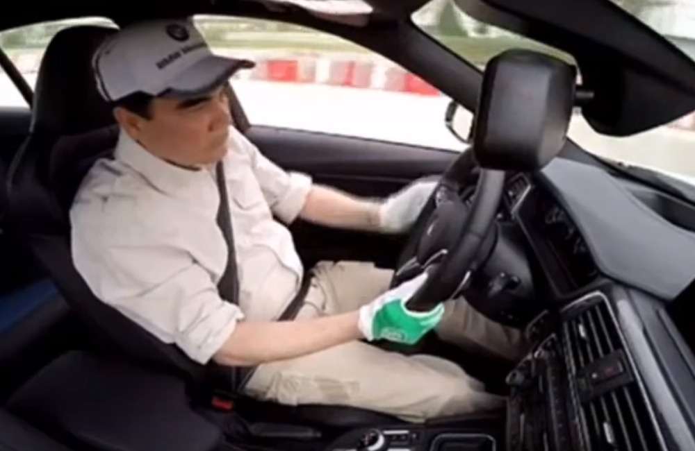 Президент Туркмении дрифтит за рулем BMW M3. А чего добился ты?