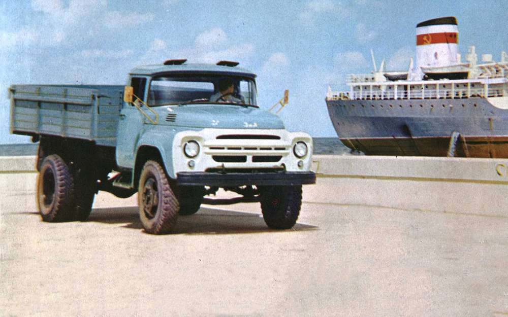 Мотор V12 с автоматом - были и такие грузовики в СССР!