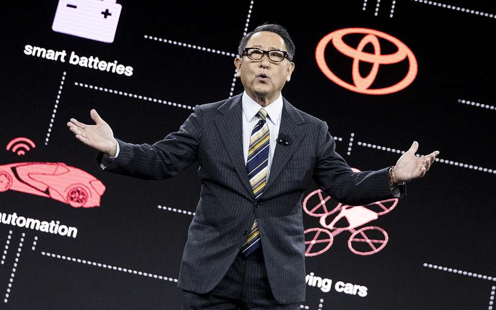 Правнук основателя Toyota покидает пост руководителя компании