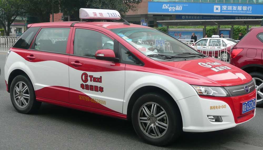 Электромобиль BYD e6 в Китае