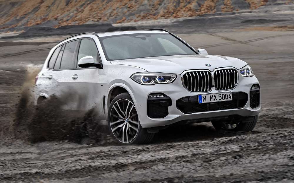 Старт мировых продаж нового BMW X5 намечен на ноябрь текущего года. Цены и спецификации для России пока не объявлены.