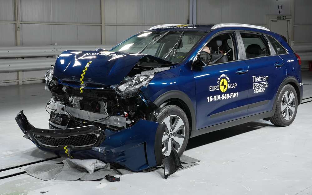 Euro NCAP: Renault Scenic не бережет шею, Kia Niro - грудь