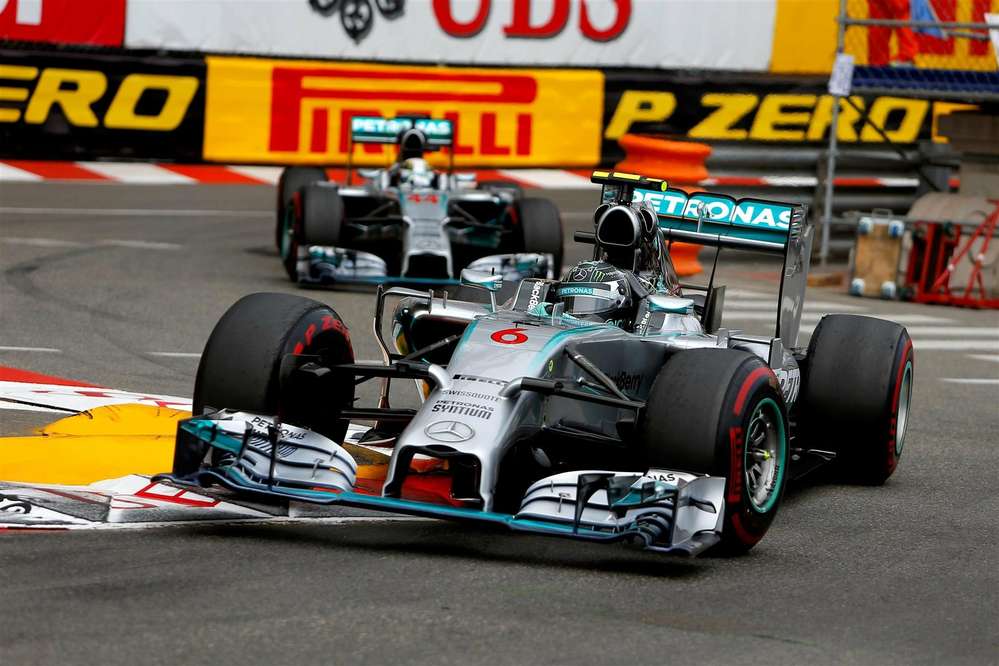 Формула 1: спор пилотов Mercedes