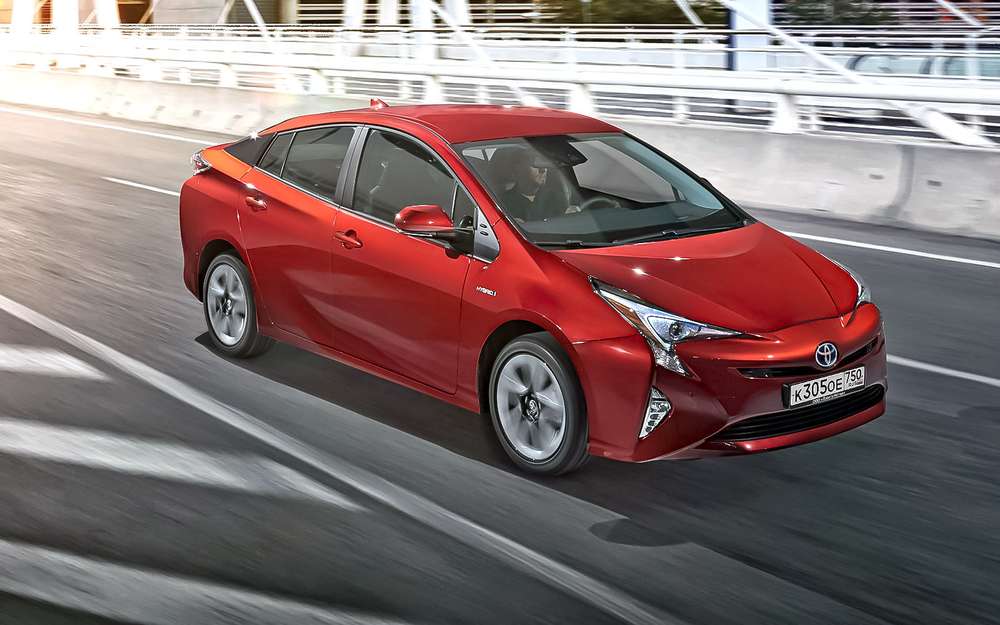 Новый Toyota Prius: сколько-сколько он стоит?!