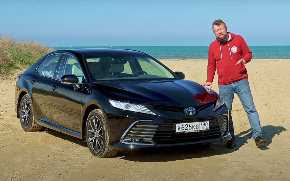Toyota Camry 2021 - первый тест