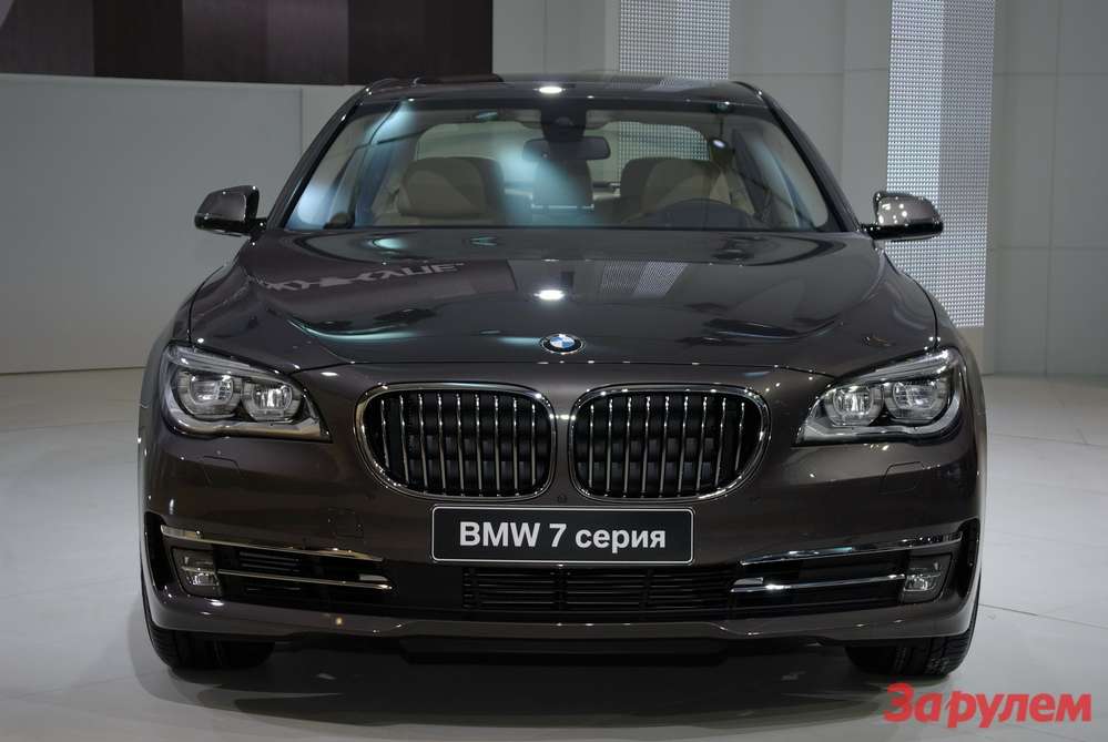 BMW показала на ММАС-2012 обновленную 7-Series