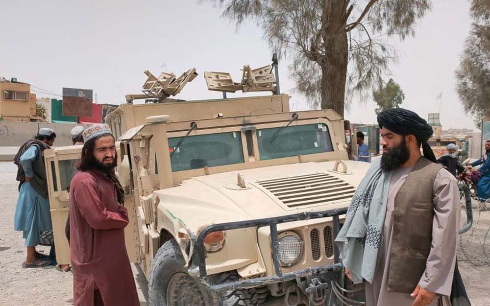 США оставили в Афганистане 65 000 автомобилей Ford Rangers и Humvee
