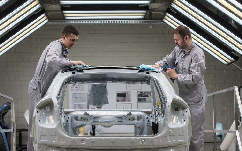 Российским работникам Volkswagen повысят зарплаты и выплатят две премии