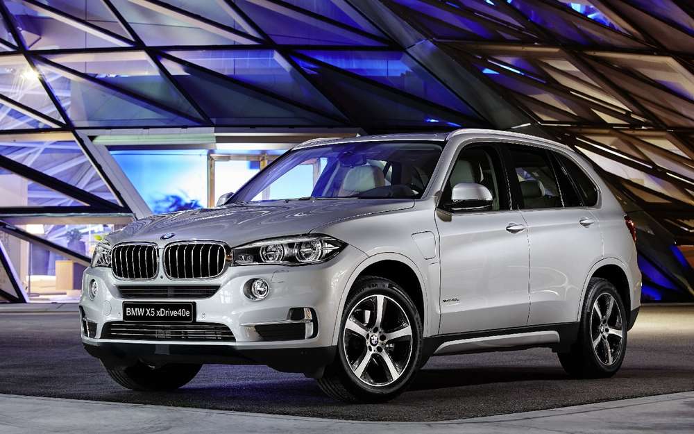 BMW объявила о старте продаж в России двух моделей линейки iPerformance