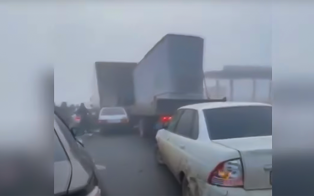 В Дагестане из-за тумана столкнулись 16 автомобилей (видео)