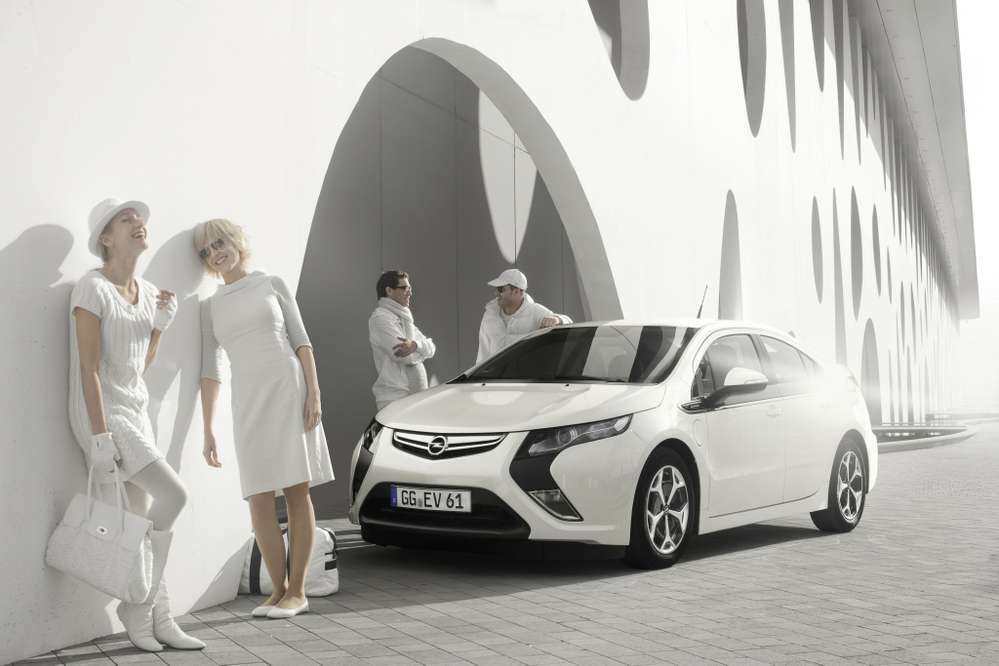 Opel готовит премиальный кроссовер и электрокар