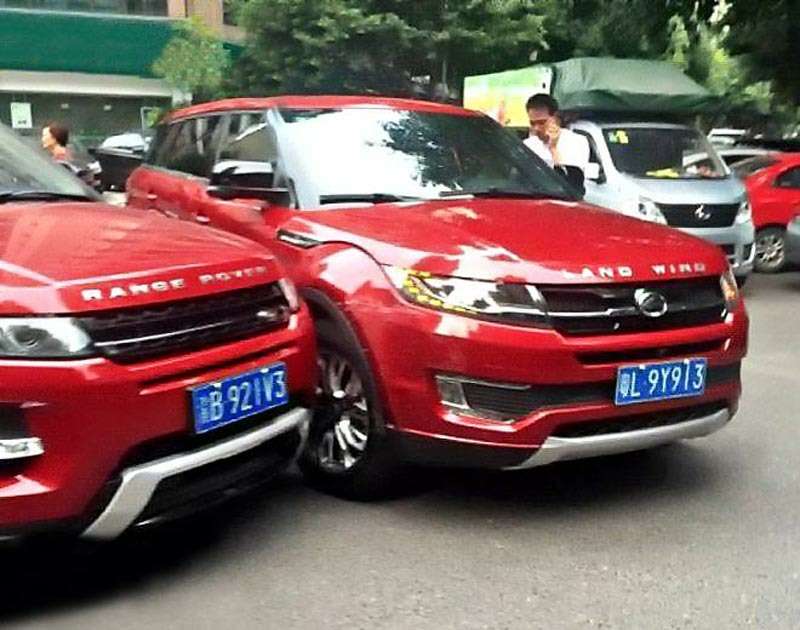 Атака клона: в Китае столкнулись Range Rover Evoque и его копия