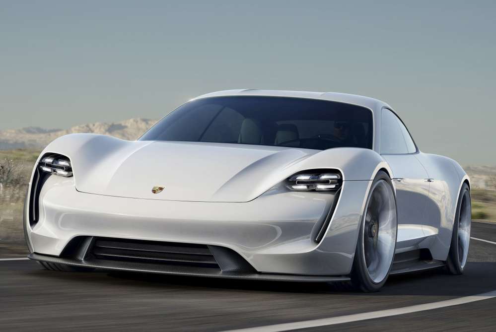 Porsche наносит электрический удар по Tesla