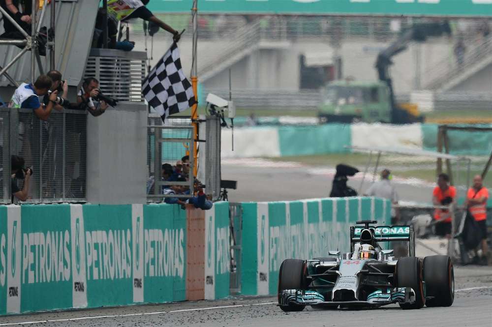 Формула-1: Mercedes продолжает лидировать