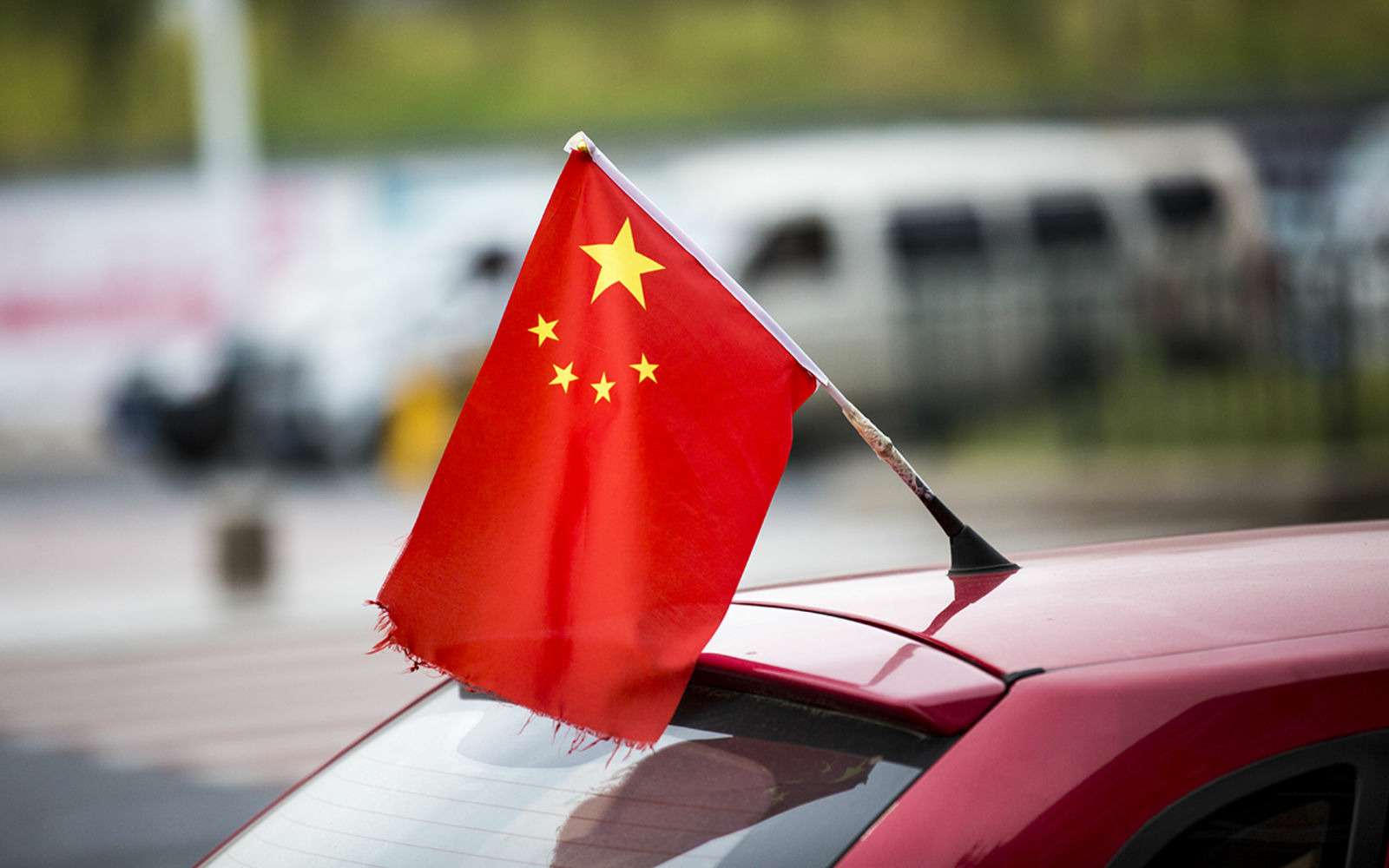 Растут как на дрожжах: количество китайских автодилеров в России увеличилось в 1,5 раза