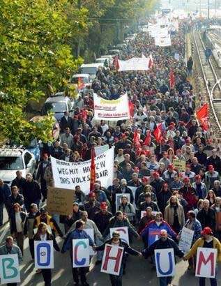 В забастовке Opel приняли участие 50 тысяч человек