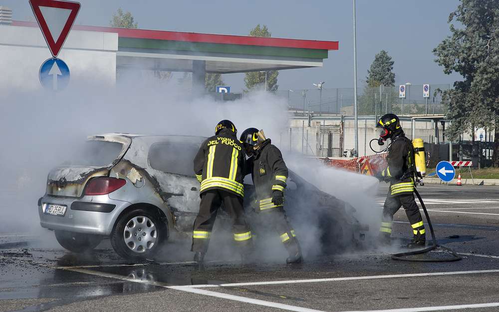Как водители провоцируют пожар в своем авто