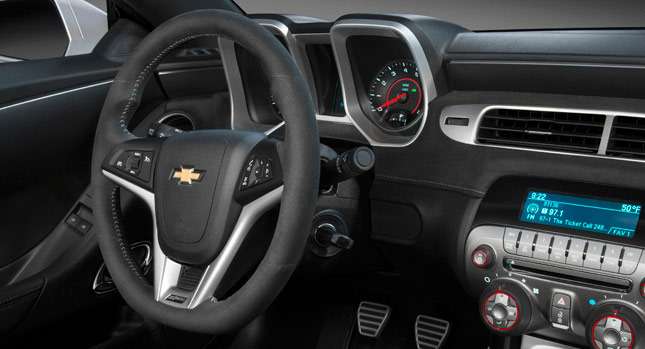 Все Chevrolet Camaro отзывают из-за возможности выключения мотора коленом
