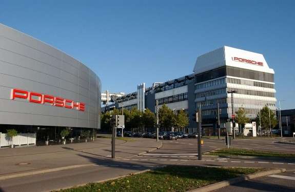 Porsche зарабатывает на каждом автомобиле почти €17 тыс., Opel - теряет до €939