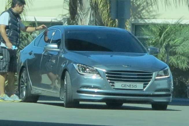 Появились первые фото «оголенного» Hyundai Genesis II