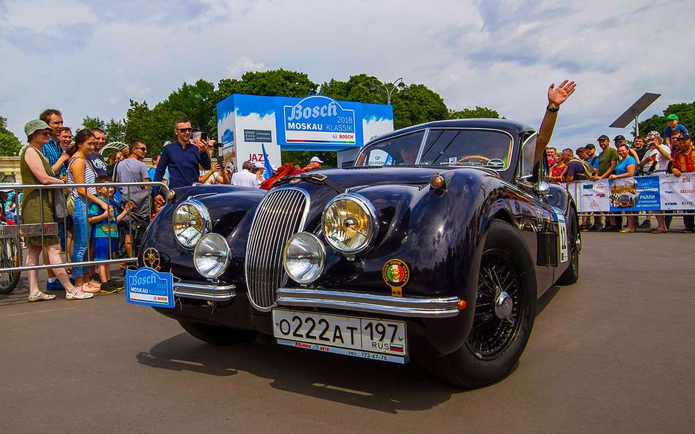 Стартуя в Сокольниках, Андрей и Павел Паньковские не подозревали, что Jaguar XK‑120 привезет их к победе в зачете «Классика», объединяющем иномарки до 1969 года выпуска.
