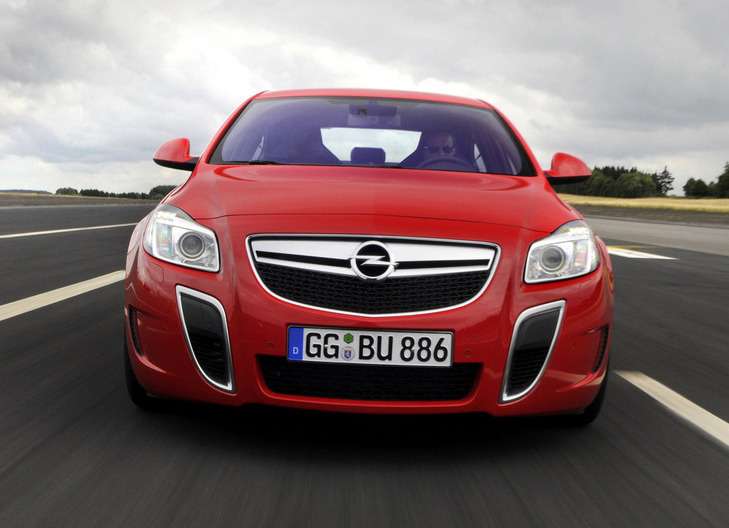 Opel Insignia стал доступен со снятым ограничителем