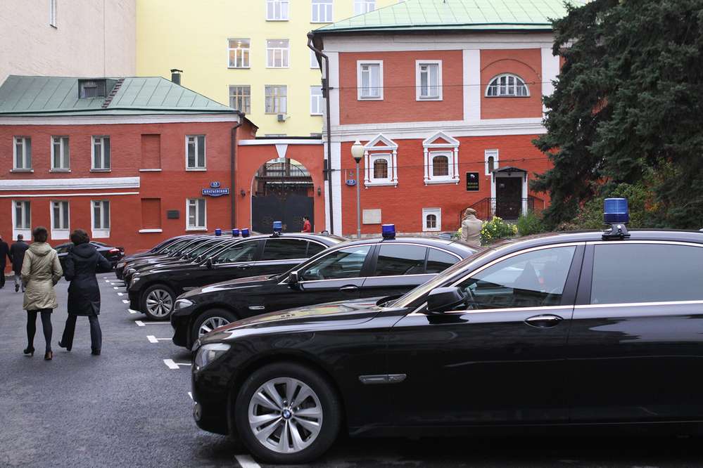Чиновники вновь купят любимые автомобили: BMW построит завод в России