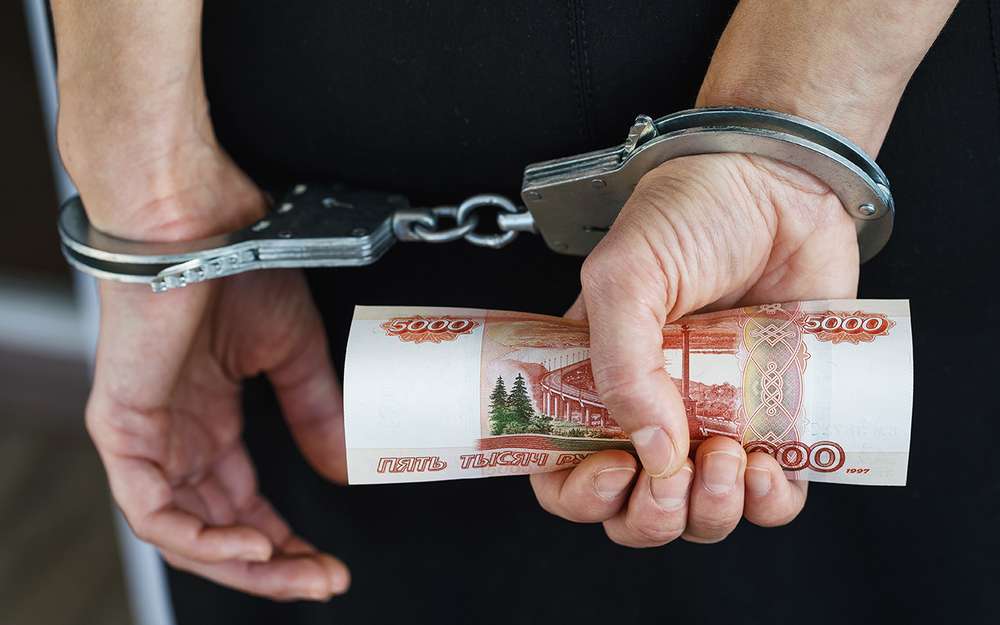 Продавец автосалона обманул клиента на 1,5 млн рублей