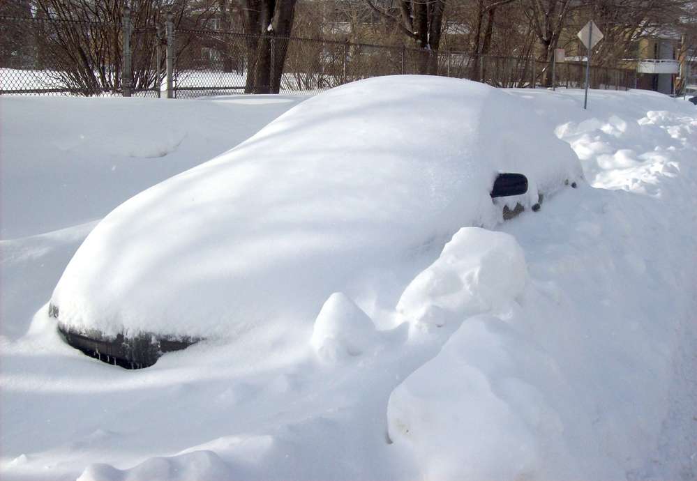 Угадай автомобиль под шапкой снега