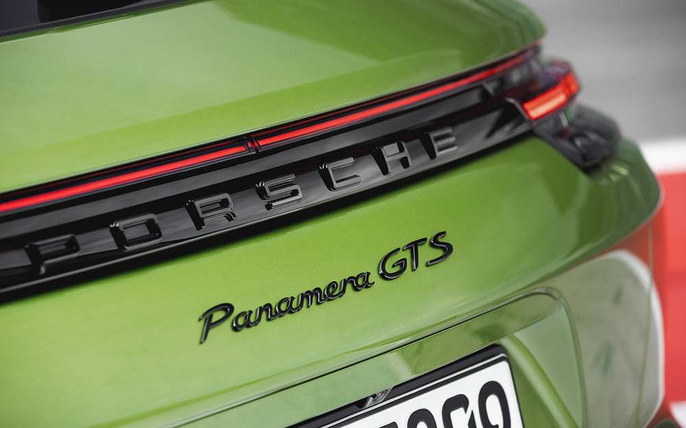 Porsche Panamera GTS - тест-драйв с «раллийным богом» Вальтером Рёрлем