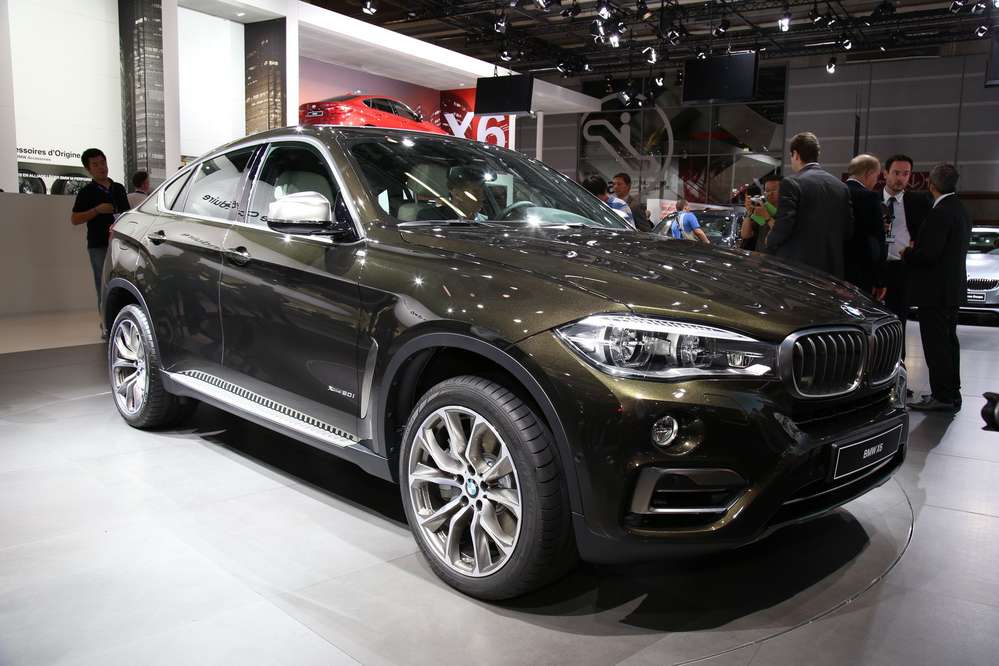 BMW X6 второго поколения вместо Москвы показали в Париже 