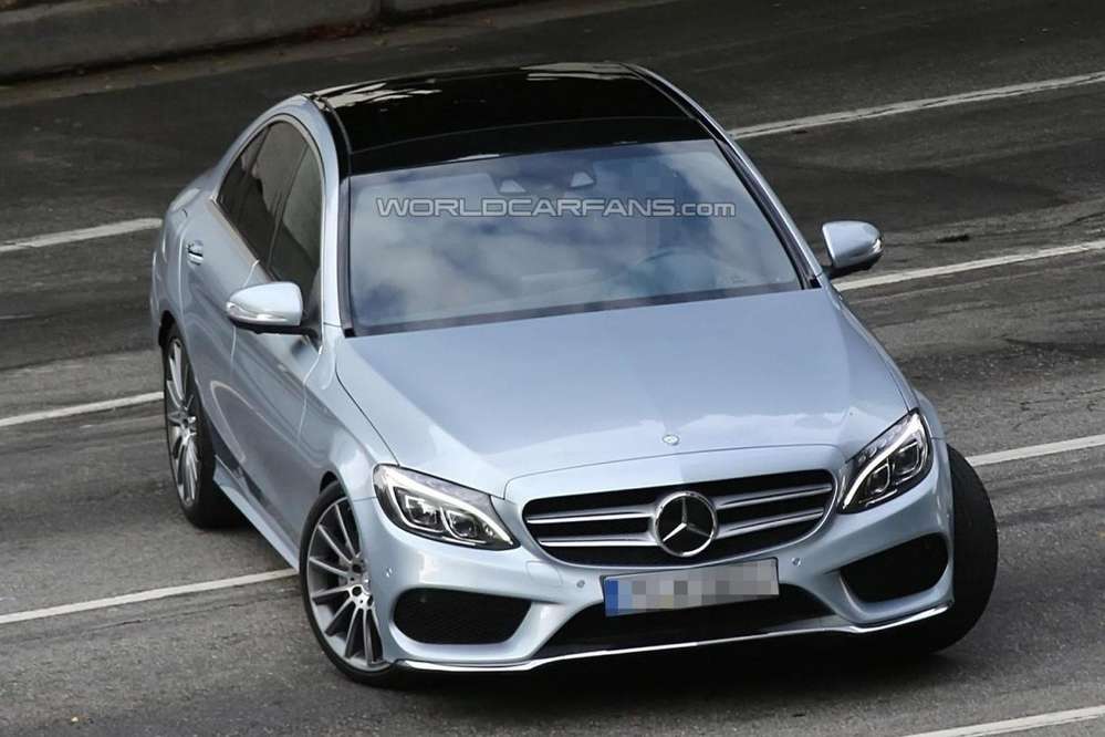 Новый Mercedes-Benz C-класса запечатлен без камуфляжа