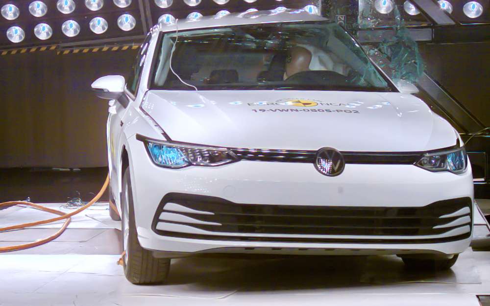 VW Golf получил 5 звезд Euro NCAP, несмотря на серьезные проблемы