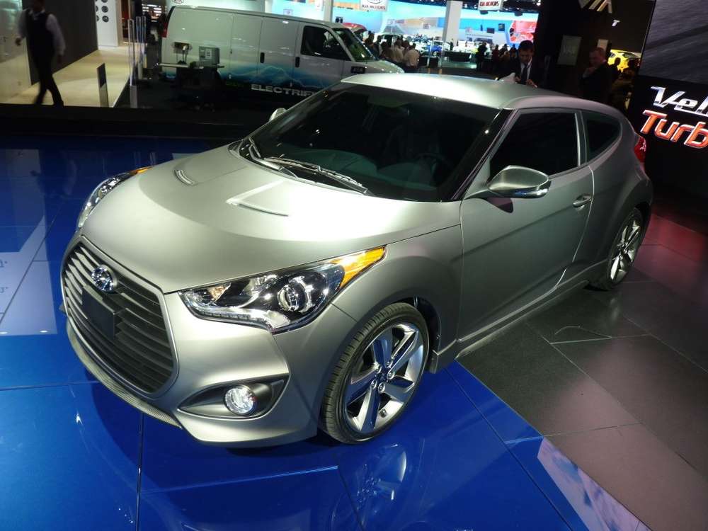 Hyundai приманивает посетителей Детройта на турбо-Veloster
