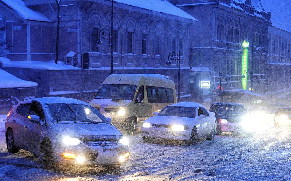 Снегопад накрыл: 6 простых советов для водителей