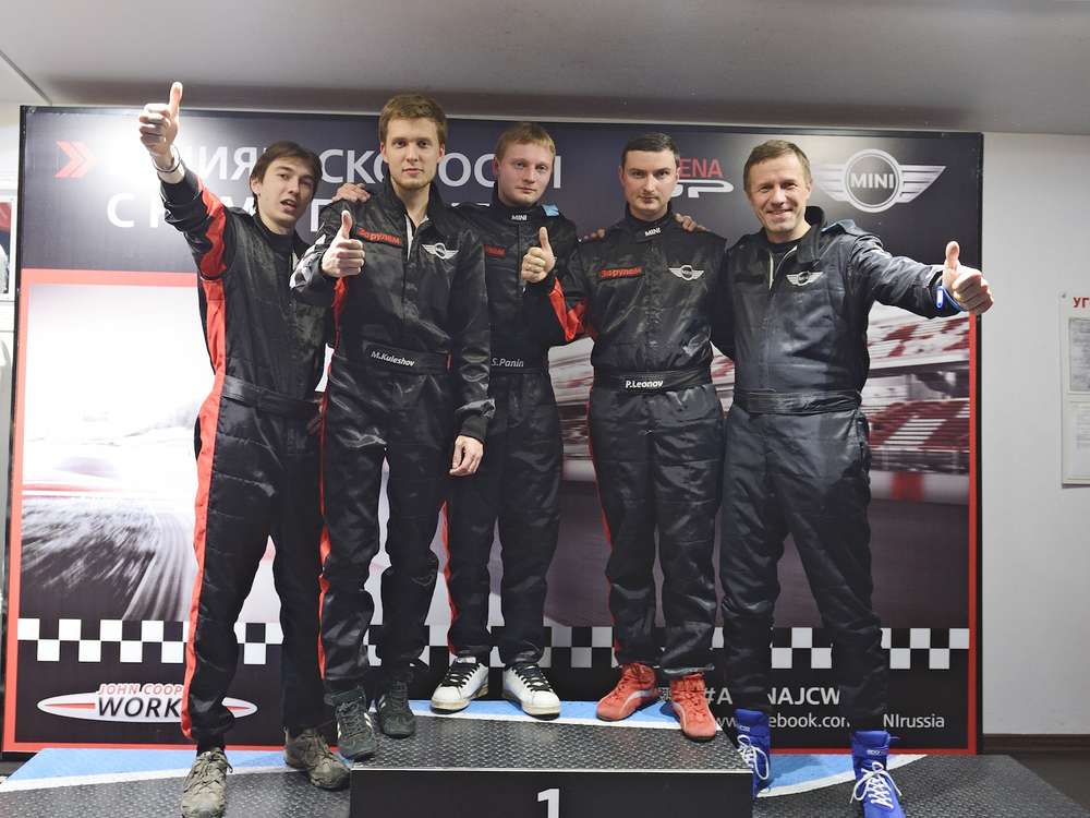Команда «За рулем» (слева направо): Александр Крючков, Михаил Кулешов, Станислав Панин, Павел Леонов и Максим Кадаков