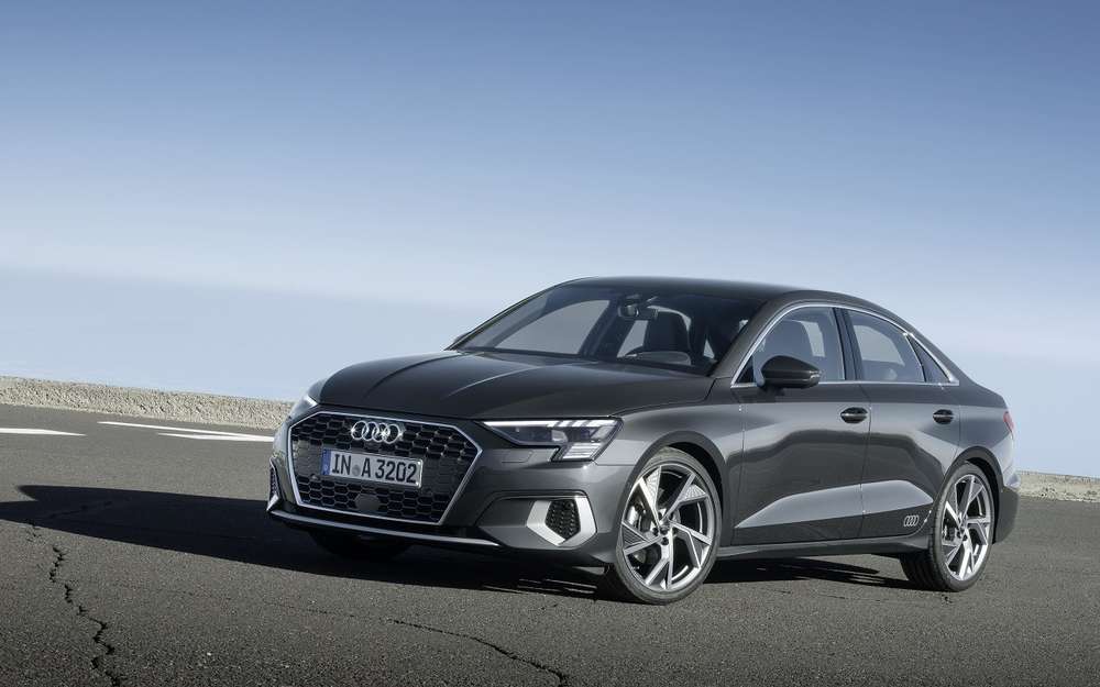 Audi показала седан A3 нового поколения