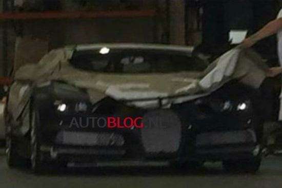 Чудовищный гиперкар Bugatti показал «лицо»