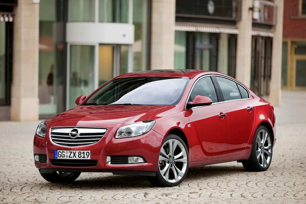 Российский Opel Insignia научился распознавать знаки