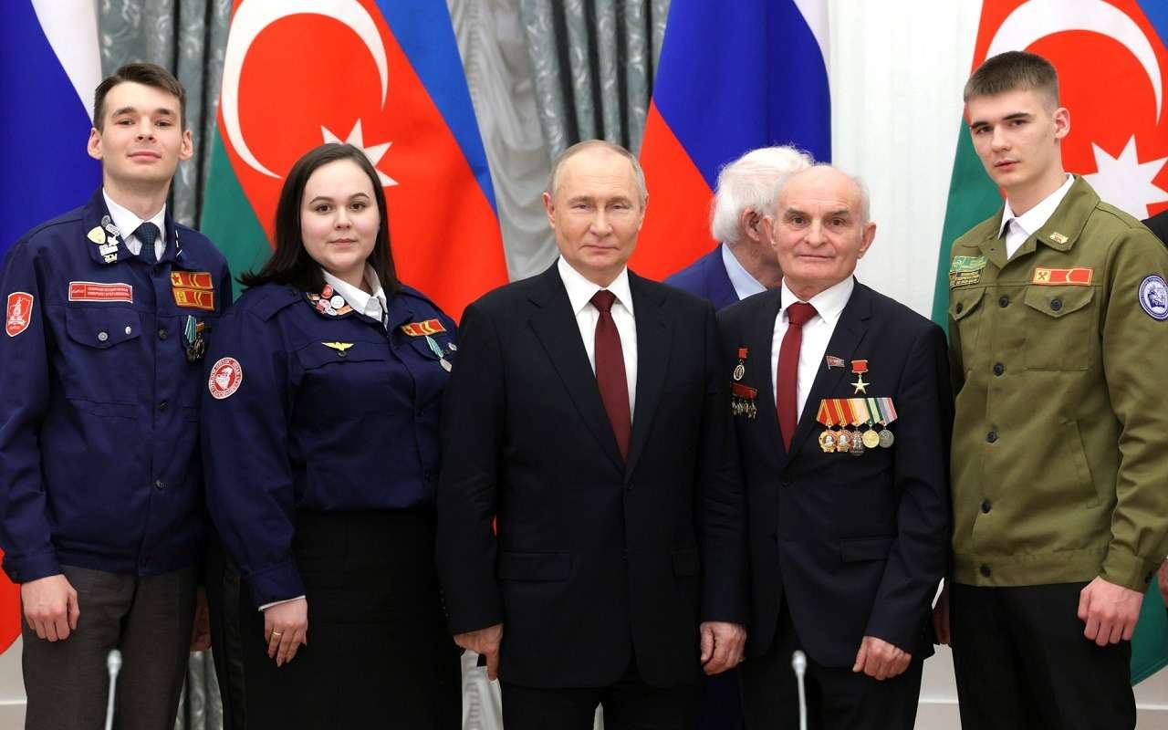 БАМу 50 лет  Путин вручил государственные награды ветеранам-строителям БАМа