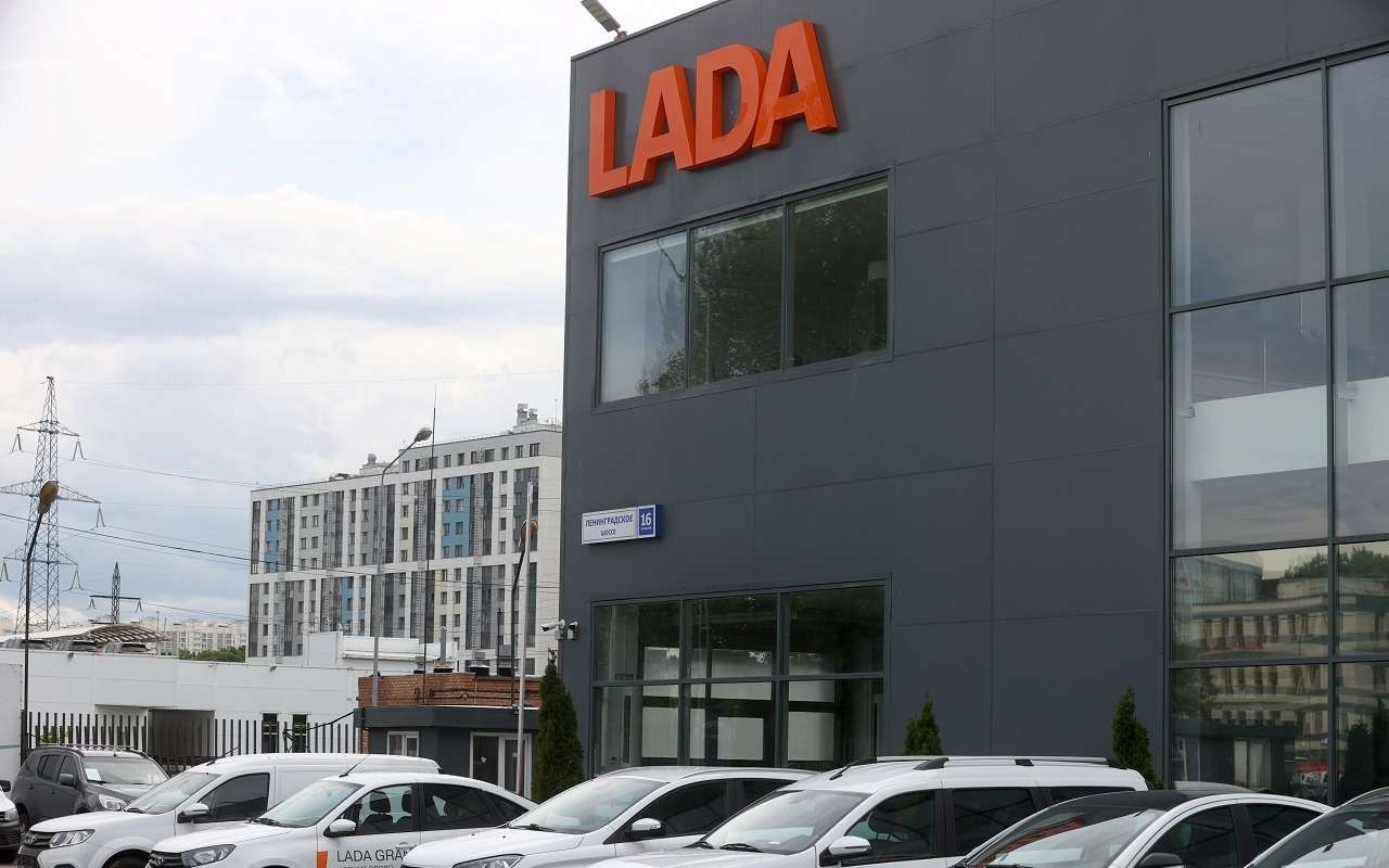 Дилеры Lada начали продавать китайские машины