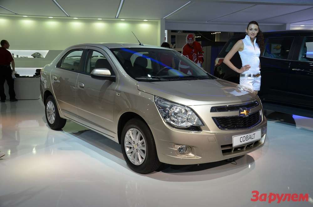 Chevrolet представил на ММАС-2012 новый седан Cobalt