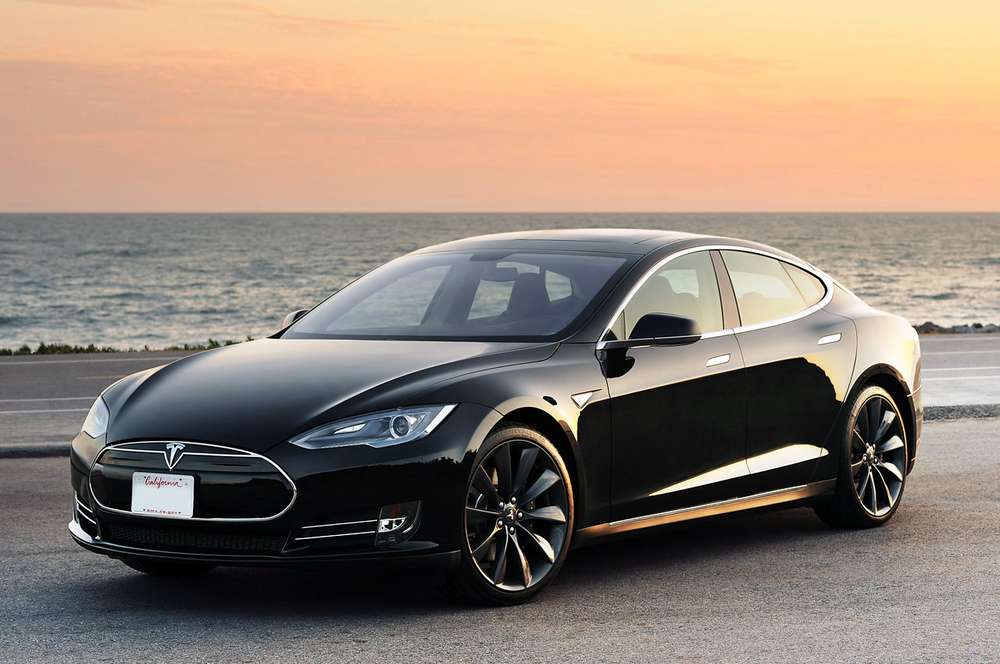 СМИ обвинили Tesla в убыточности Model S