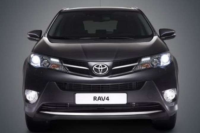 В Сеть проникли фото новой Toyota RAV4