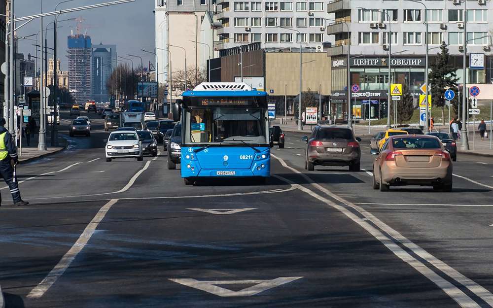 В Москве запретили ездить по выделенкам! Список всех опасных улиц