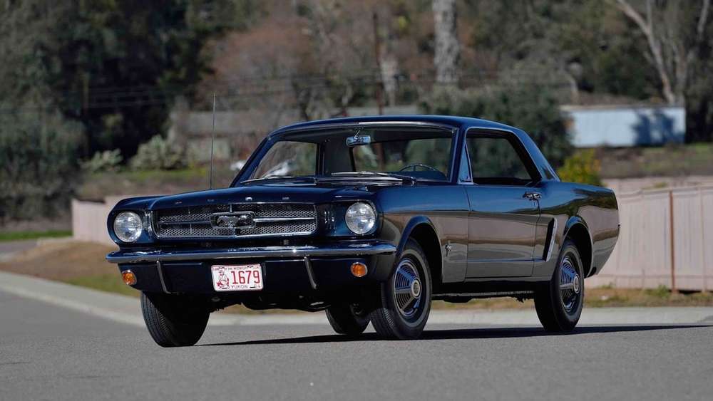 Самое первое купе Ford Mustang потрясет аукцион ценой