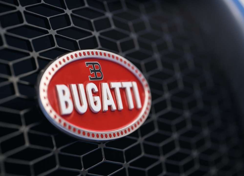 Дожили: в Bugatti думают о кроссовере