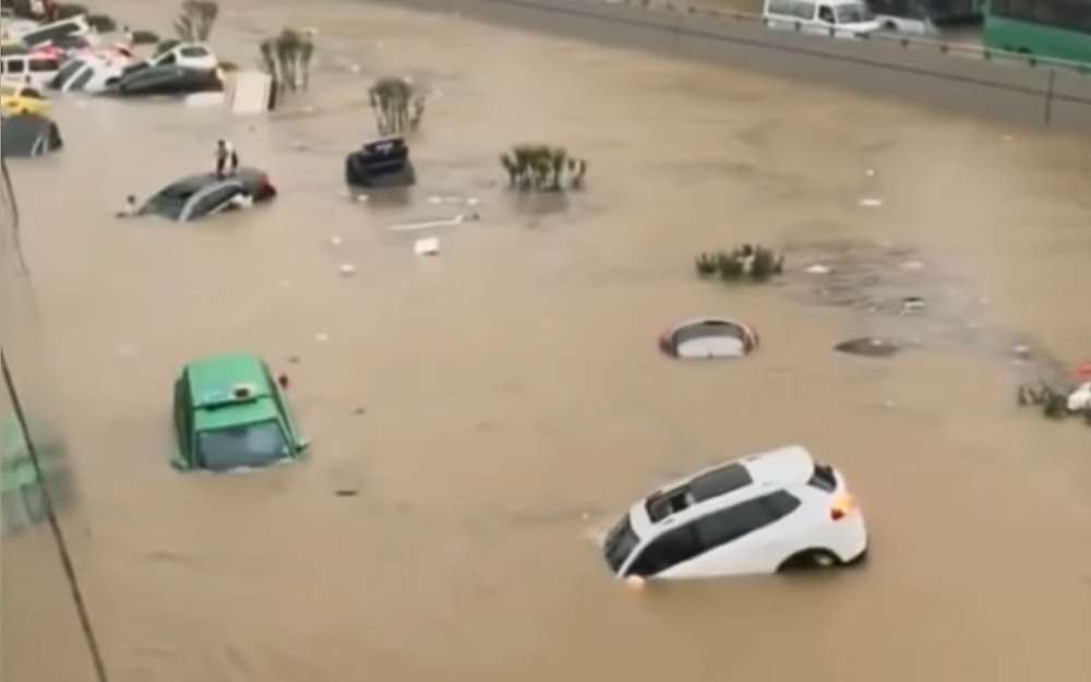 Сезон дождей: теперь под водой оказался Китай