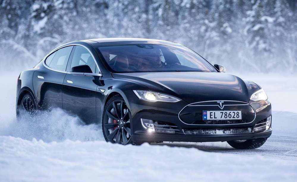 Tesla заплатит норвежцам за недостаточно быстрые машины
