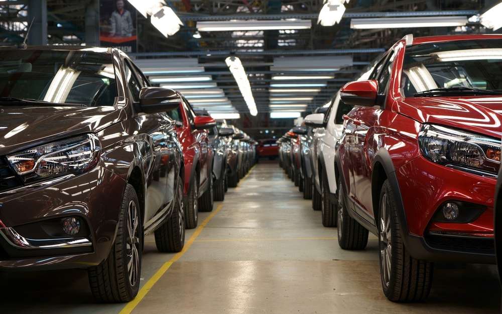 Сборку Lada Vesta возобновили после трехнедельной паузы